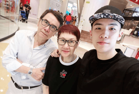 原创香港男神的儿子颜值甄子丹大儿子长相像父亲吕良伟儿子矮胖