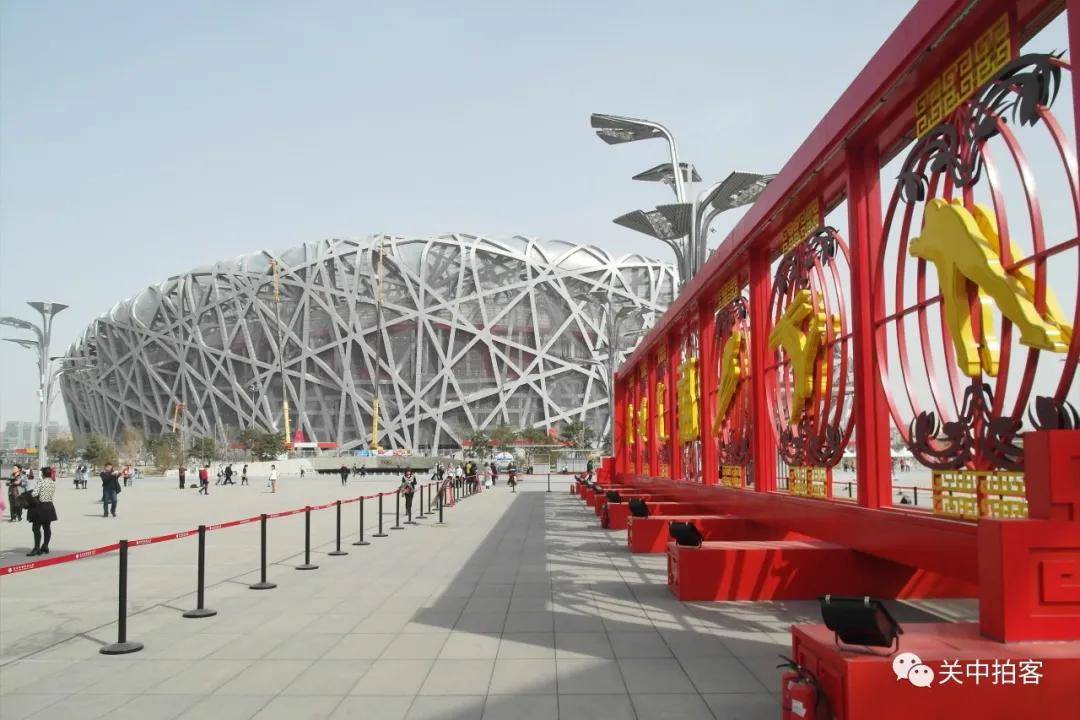 2015年春季:游览国家体育场(鸟巢),回顾北京奥运会开幕式