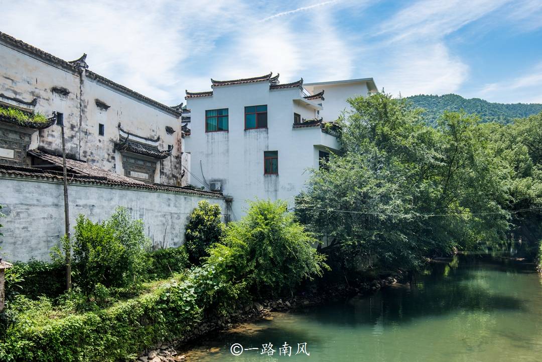 古村|江西上饶有座盛产古樟的隐世村落，神樟千年高龄，蚊虫不敢靠近