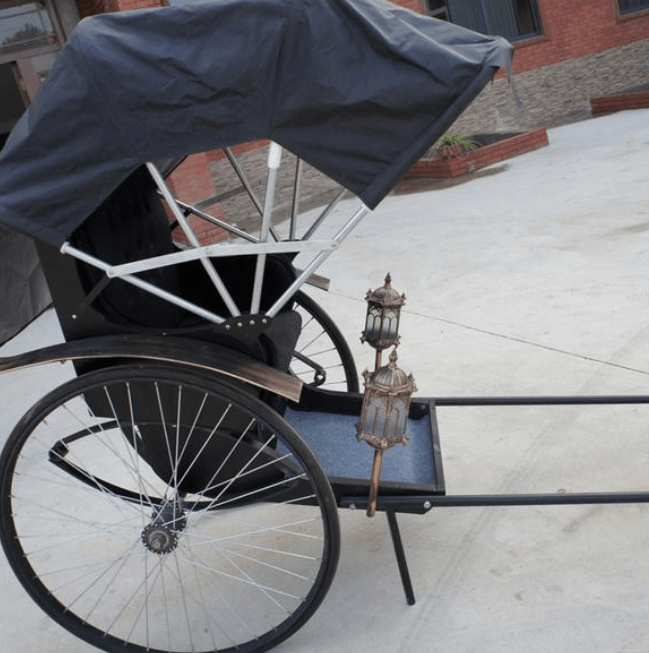 民国"拉车人"的悲剧人生:跑到衰竭倒地而亡,几乎活不过40岁_人力车