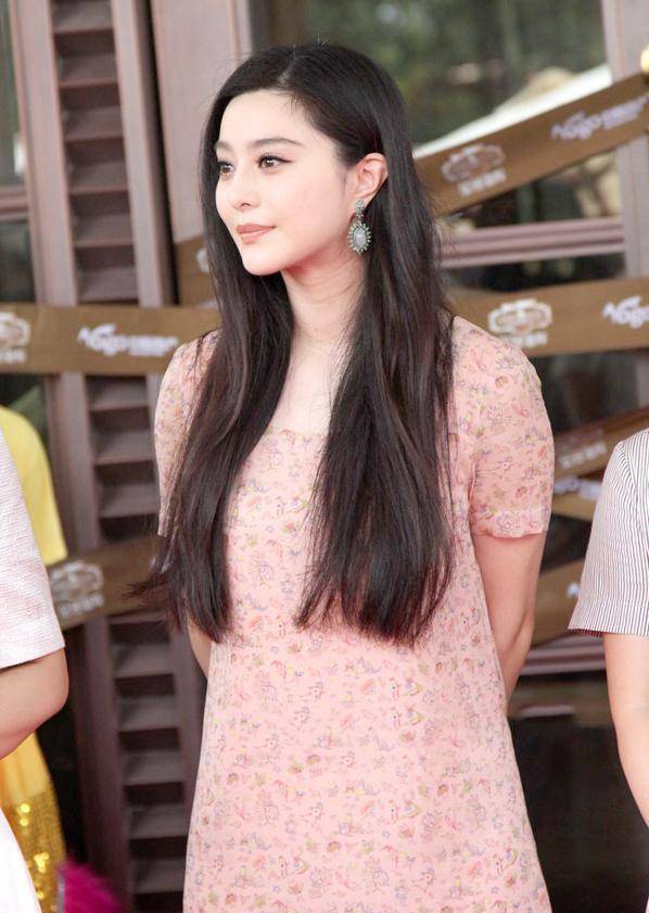 脚背盘点娱乐圈减脂逆袭女星，颖儿瘦成小仙女，她却直接“年轻”10岁