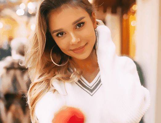 染红 秀鼻环染红发，如此穿搭的徐濠萦，为啥陈奕迅依然捧在手心？