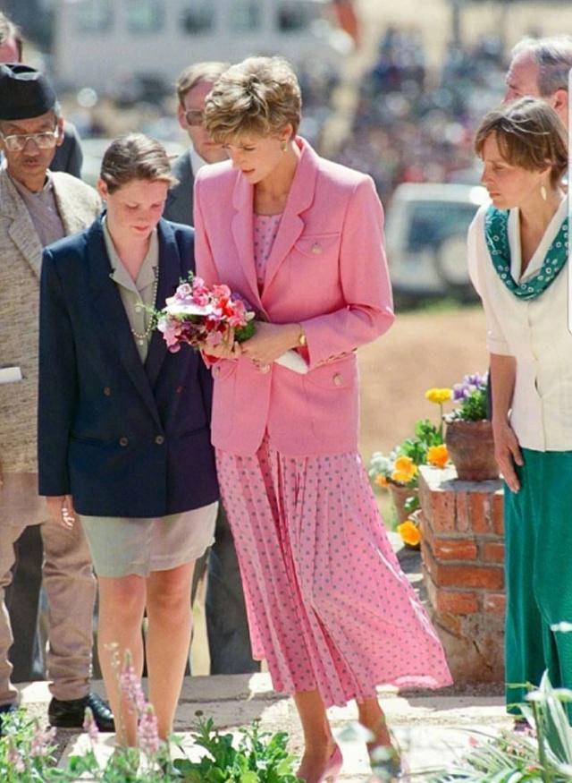 气息 戴安娜最爱的波点，复古经典的优雅风靡了这个夏天，你岂可错过？