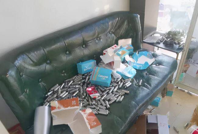 7名男女同宿一屋,疯狂吸食13小时_韩梦溪_警方_因为