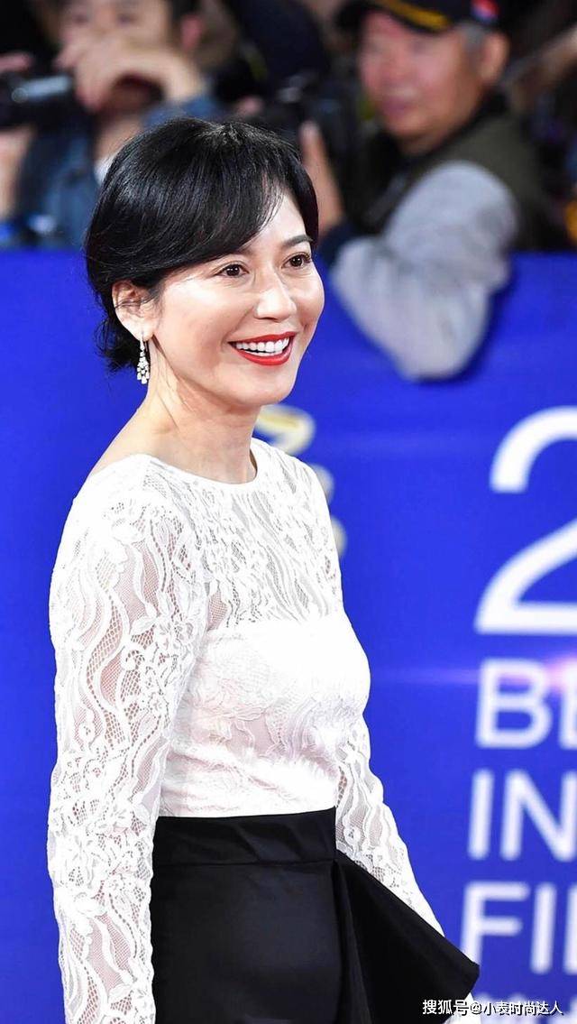 女神有这3个特征的女人，年纪越大越“省钱”，无需过多保养就很女神