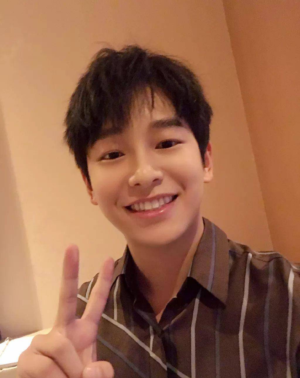 怎么才能变帅初中生 1b08c759e8e84b39999140d72c03badc.jpeg