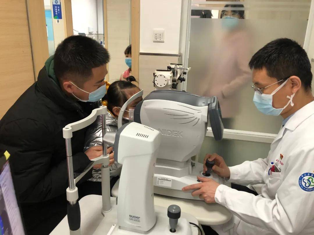 视力|预防是关键 ▏西安市第三医院眼科门诊迎来小患者就诊高峰