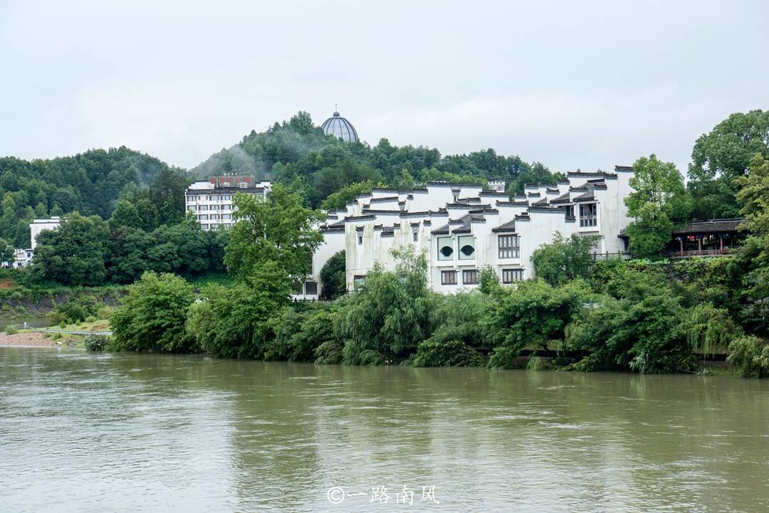 江西省|江西省旅游热度很高的婺源县，曾经属安徽省管辖，后来划到上饶市