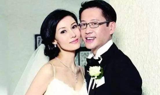 巅峰49岁李嘉欣贵妃装遭吐槽，眼窝深陷毫无气质，和巅峰时期相差太远