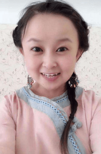 身高只有1米28的朱洁,23岁嫁侏儒症的秦学士,婚后被宠成公主_时候