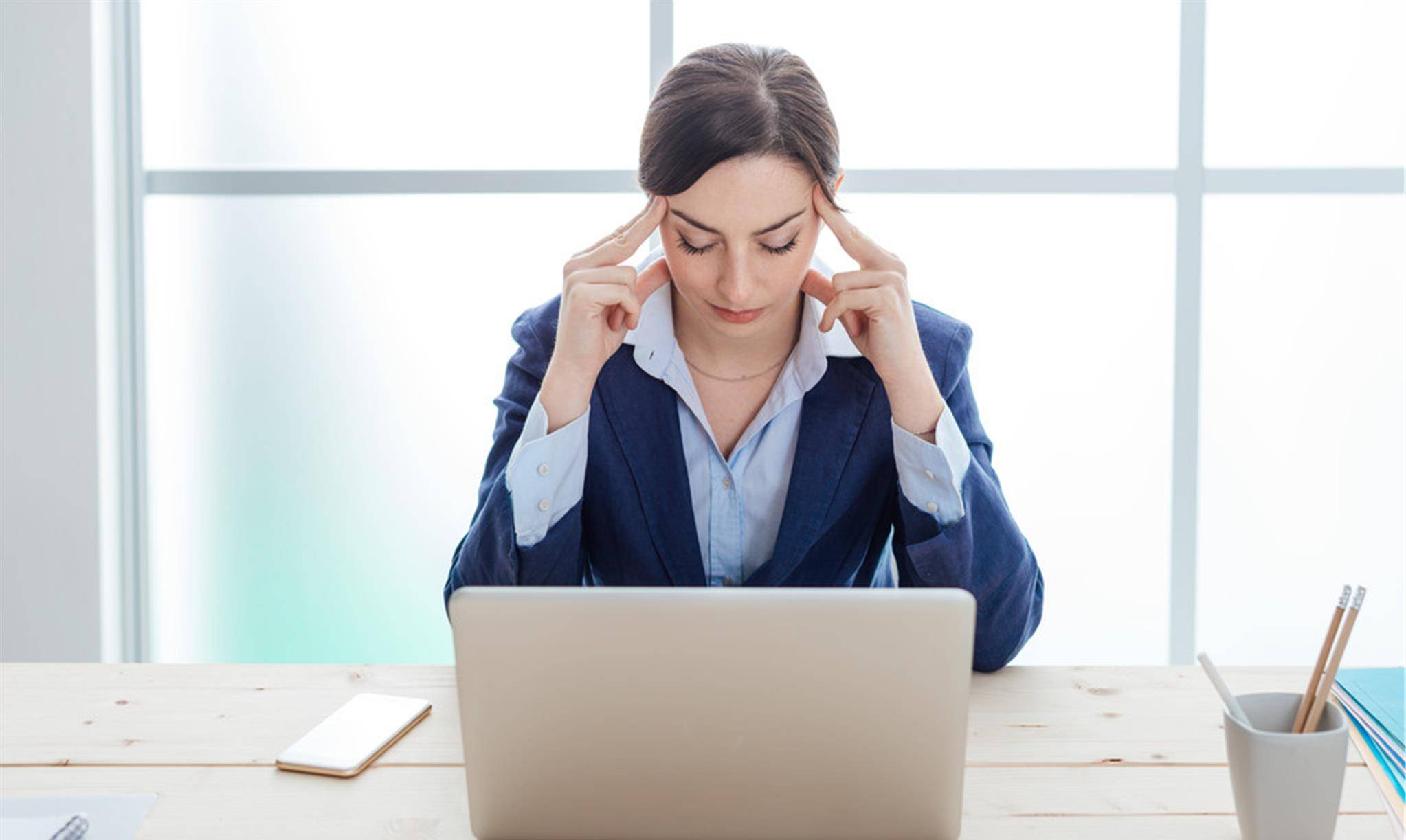 眼睛模糊看不清是怎么回事咋治疗 d99ab11082984e53978613dd0f86a873.jpeg