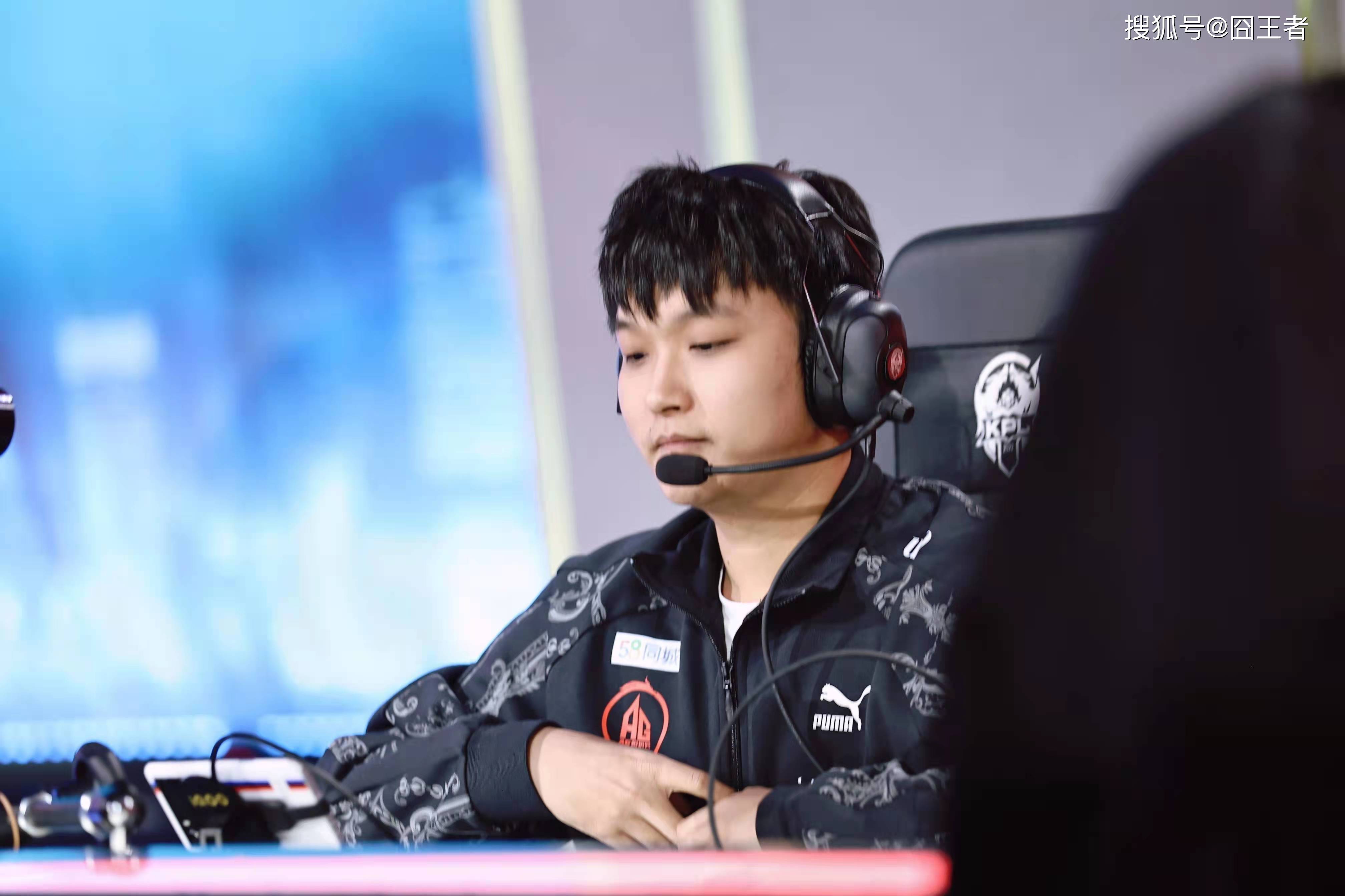 原创猫神连夜复盘s组比赛是想保住首发还是想焕发职业第三春