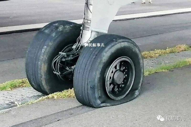 昨天一架美航波音737客机起飞时也爆胎了
