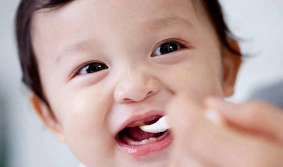 宝宝几个月开始长头发啊 3ace1a5b47f84eec812112a595d82d7a.jpeg