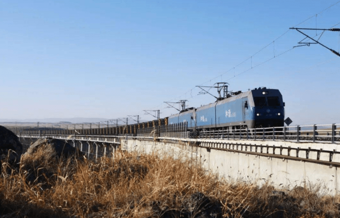 原创中国修建的蒙华铁路能顶5座三峡大坝发挥了哪些重要作用