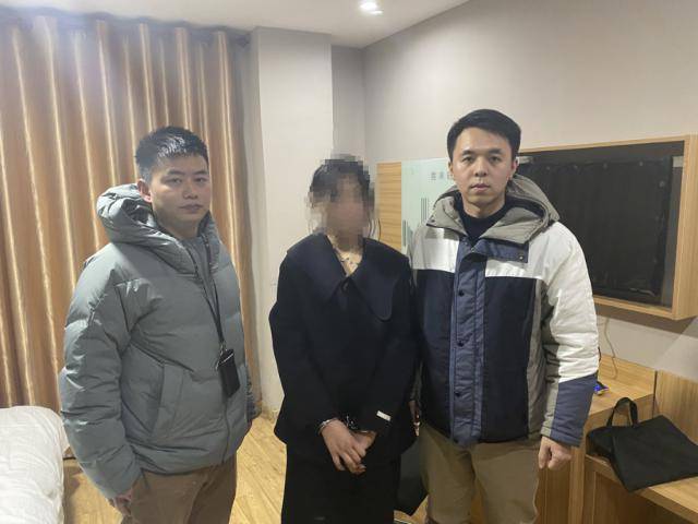 2 點在南昌市西湖區一賓館內將犯罪嫌疑人聶某某抓獲並追回被盜現金