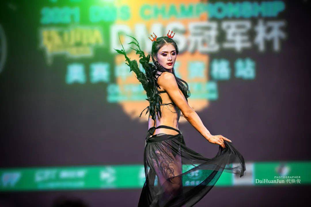 做自己的女神够性感够自信你就来