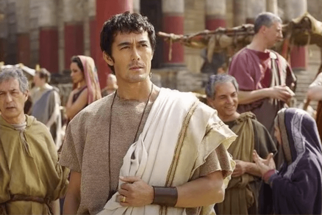 一眼识别中日韩长相特征_日本_通古斯_类型