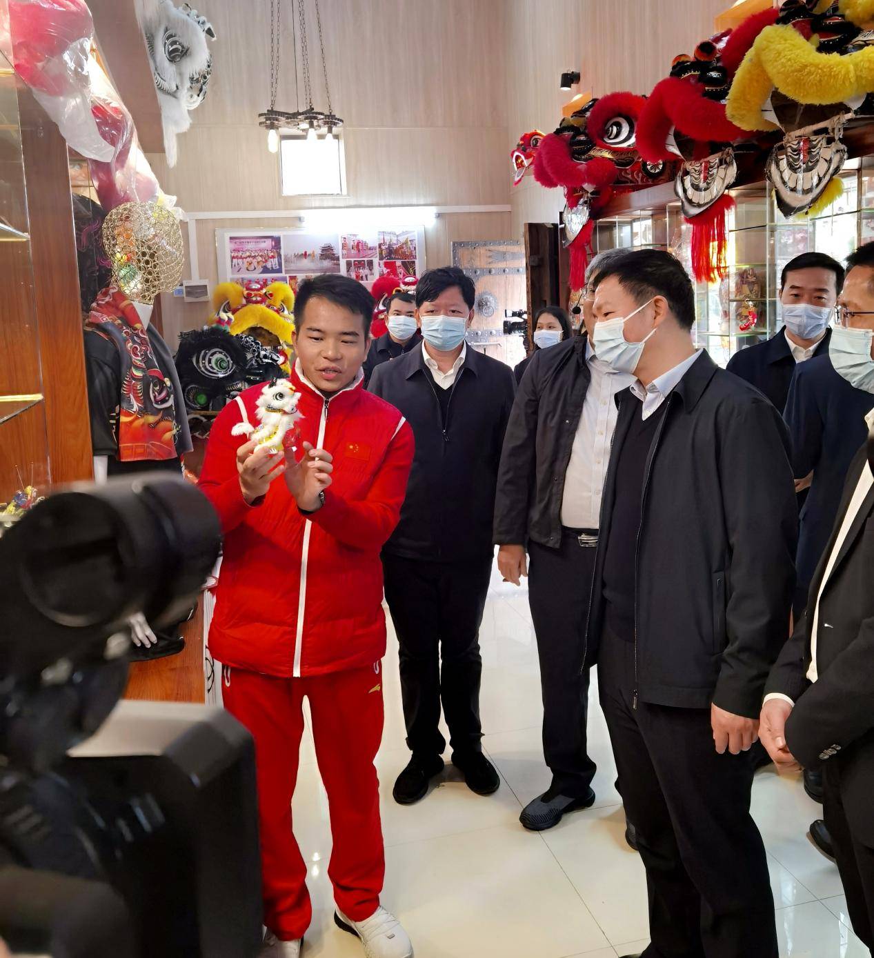 湛江市市长曾进泽莅临腾艺龙狮客栈_遂溪_醒狮_许海龙