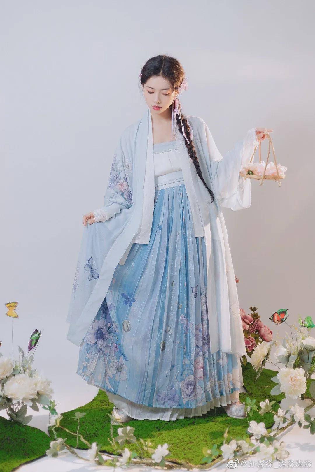 花花世界 汉服小仙女：逃不出花花世界