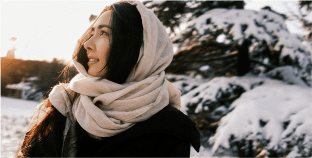 向太 郭碧婷一家罕见亮相!生图下小向太皮肤白到发光,穿羽绒服气质出众