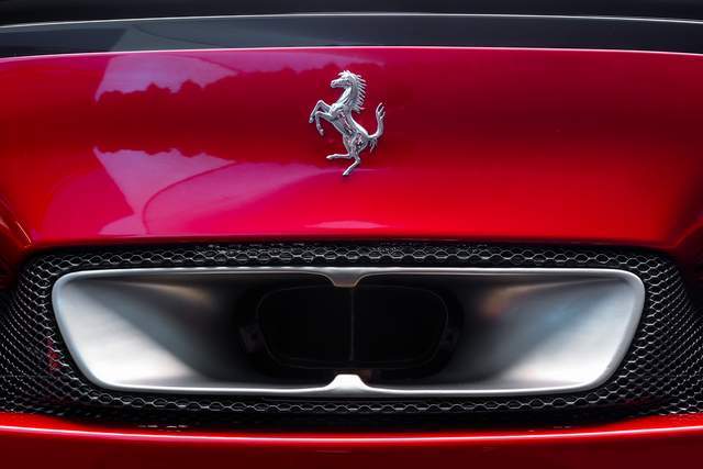 首款搭载v6可外接充电式混合动力系统的跃马公路跑车