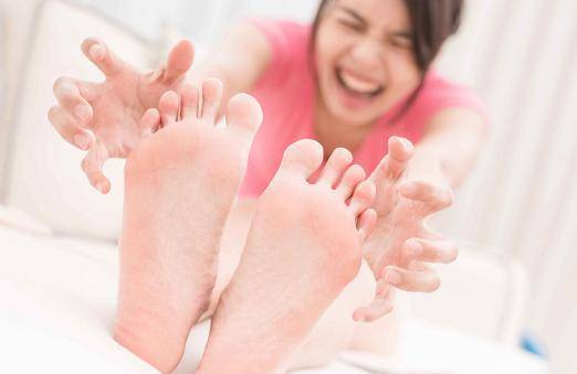 双脚|医生警告：脚上若出现这4种表现，可能是你的血糖偏高了，莫忽视！