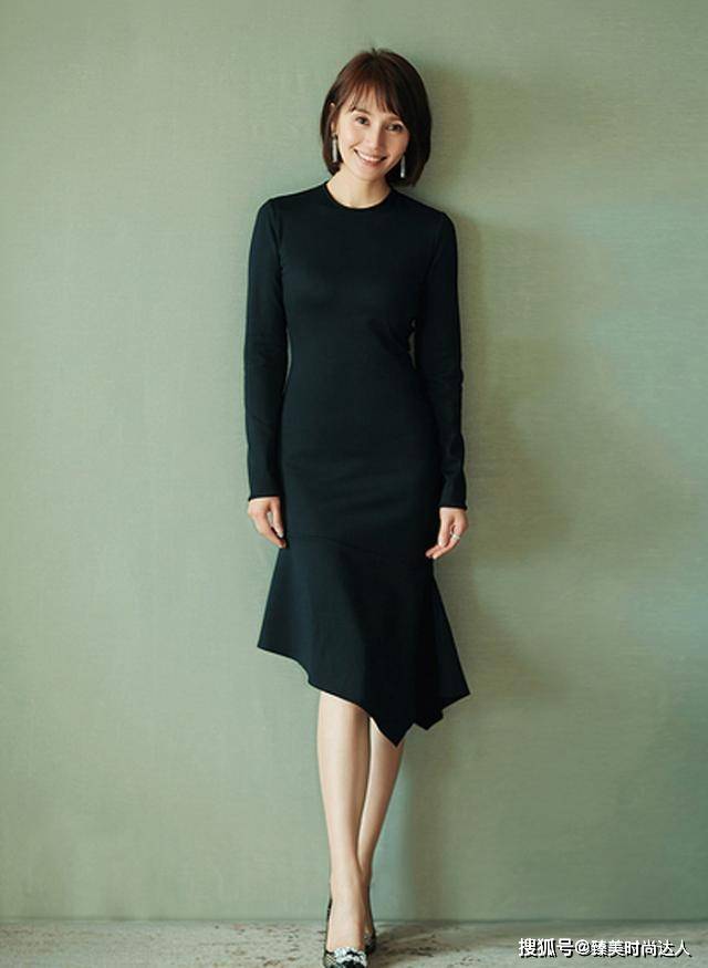 帆布鞋女人40岁过后，不想被贴“中年妇女”标签，试试袁泉的4点冻龄法