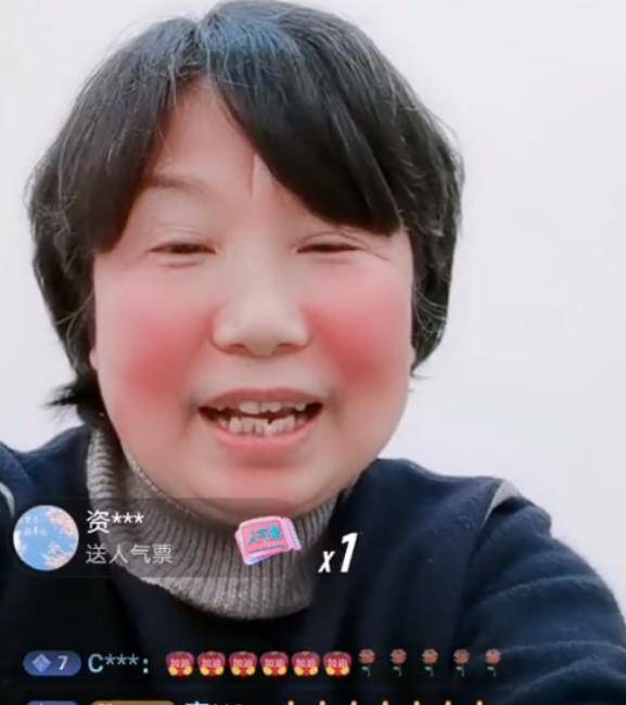 熊磊,楷楷时隔5天团聚,母子二人逛超市,购物车里的东西太扎眼_楷模