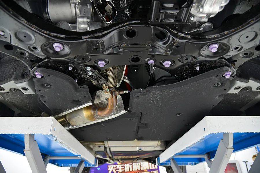 丰田赛那底盘拆解,看看品质究竟如何?