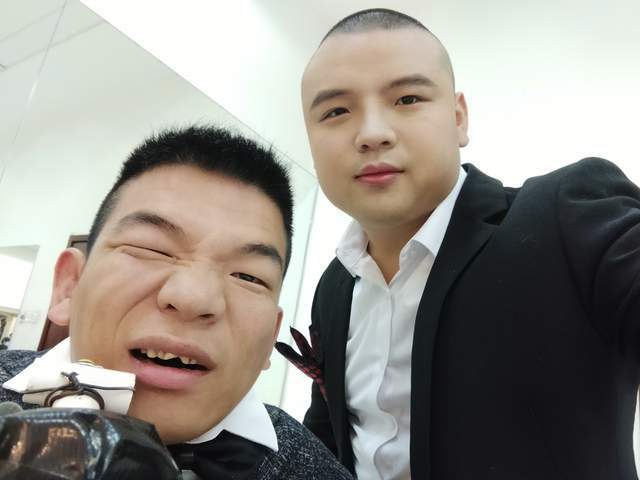 脸盆哥精彩亮相天津卫视跨时代战书,与演员曹颖合作