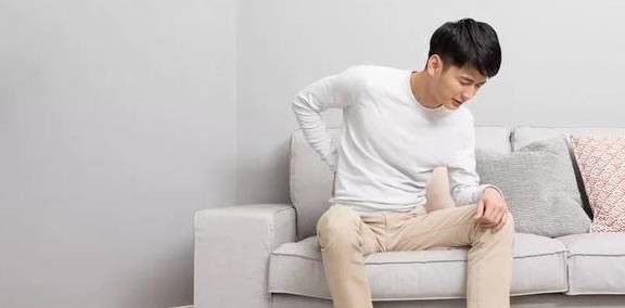 尿酸|五个痛风就有一个尿酸性肾结石，肾石病是高尿酸血症引起的吗？