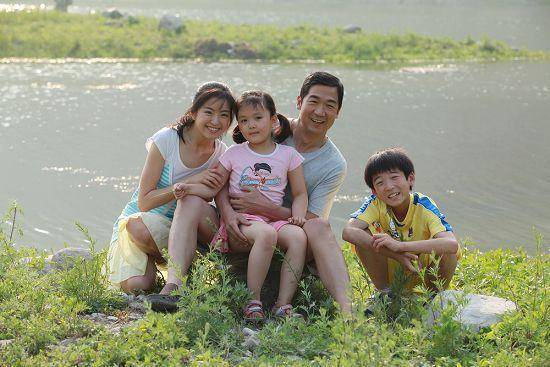 在《父母爱情》中,饰演童年的江卫东终于,石云鹏长大了,好在也没长残