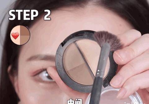 方法为什么现在很多女生不化妆只涂口红？