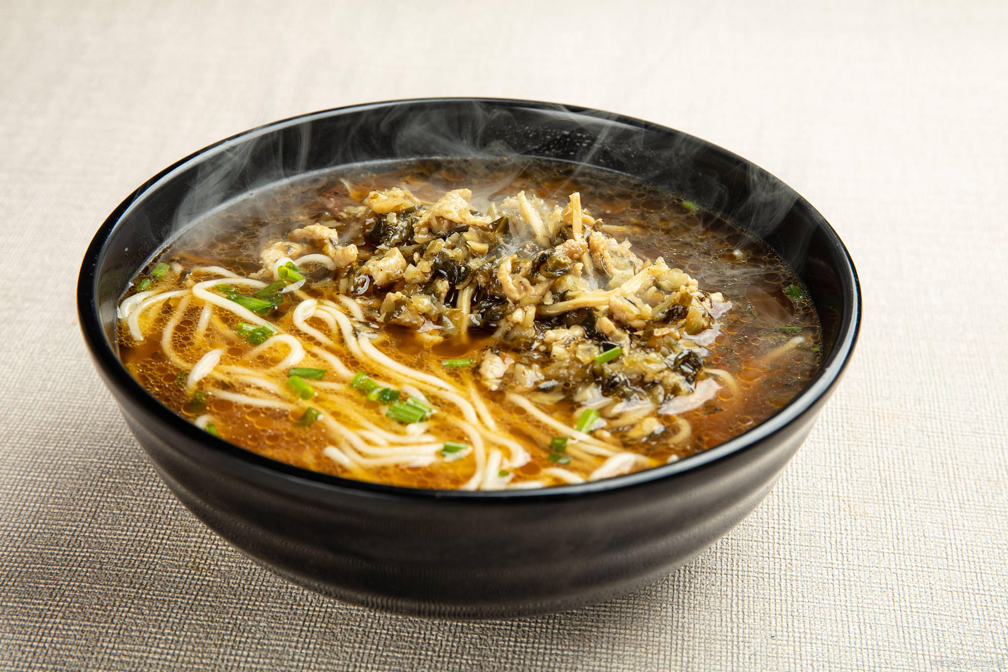 我这陪读官早晨给儿子做的肉丝面远没老婆做的好吃原因终于找到了