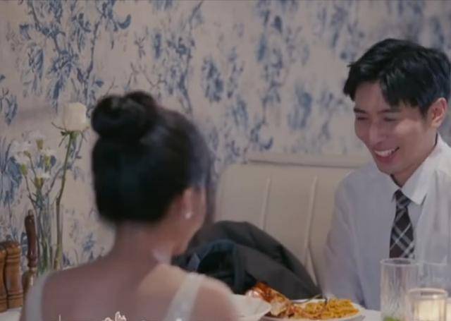 周锦舜|《半熟恋人》新来女生入住，俞悦置之不理，王能能偷偷出去发语音