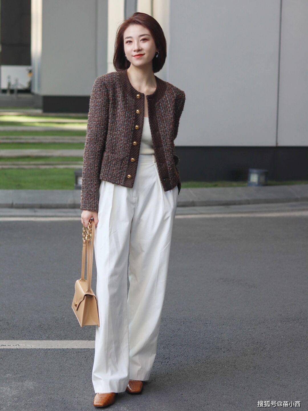 颜色 春天高级感小香风外套搭配长啥样?学会这些造型,赢得体面优雅