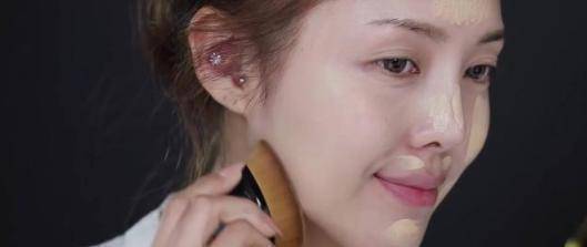 步骤女生不管出门多赶，尽量化淡妆，教你这4个步骤，简单又漂亮