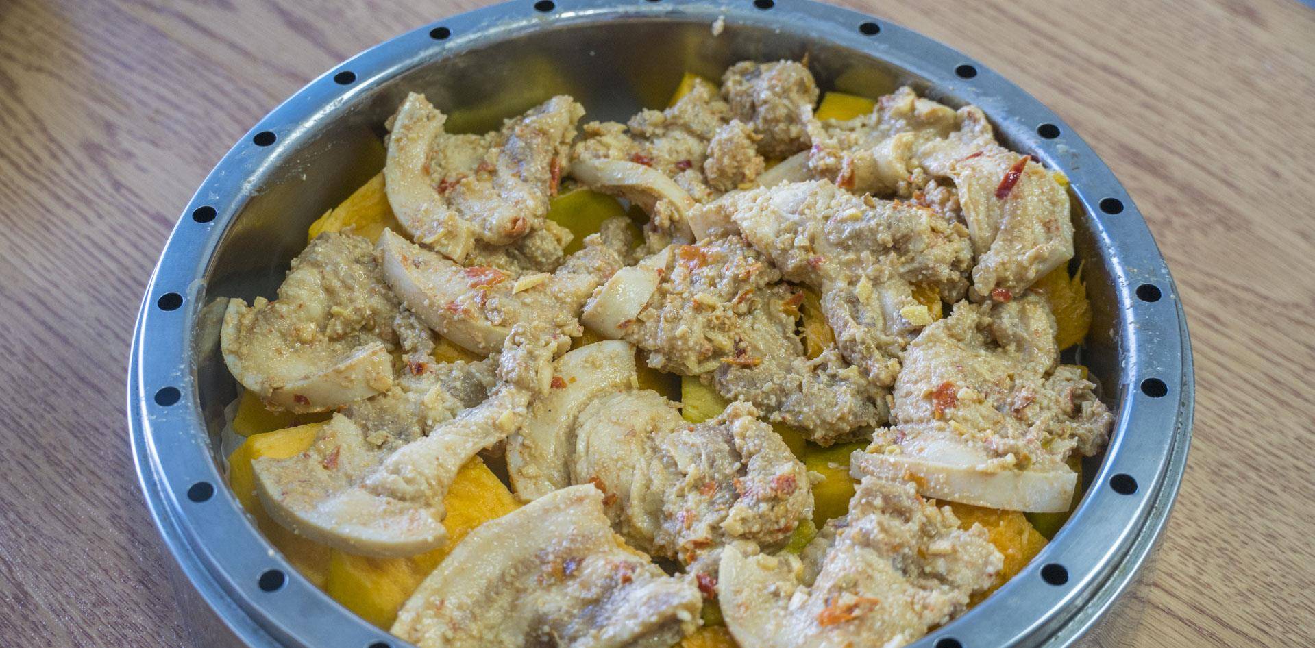 米面|做粉蒸肉,妈妈50年的经验教我做,五花肉酥烂不腻,米面不夹生