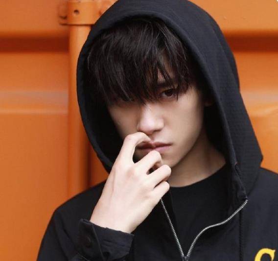 原创由小看大易烊千玺终于拉开与同班的距离努力和付出不可或缺
