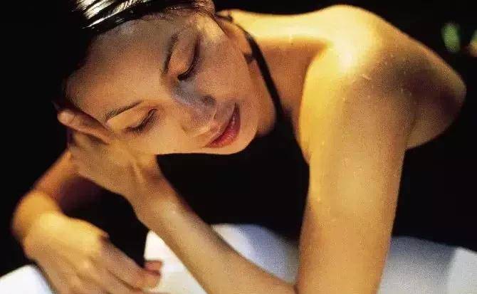 电影|十四岁的萝莉三姨太，画面唯美的越南女性题材电影《三太太》