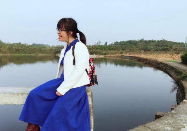 从“脑瘫诗人”到被人唾弃,余秀华直言:我错就错在只是底层农妇!
