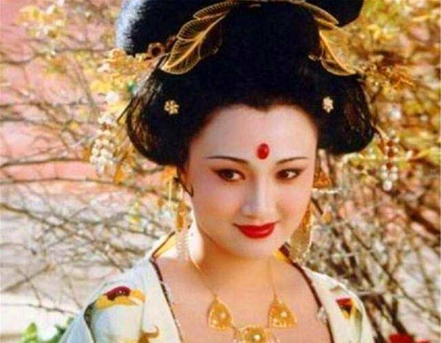 漂亮80年代“第一美女”，因太漂亮被人暗算，差点被割掉鼻子，后怎样