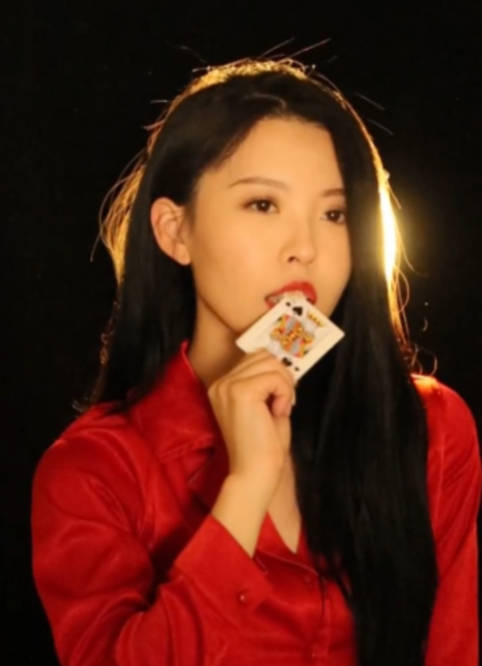 从配角到坐拥900万粉丝，刘大悦本可以靠颜值，却偏偏要当搞笑女_角色_视频_母亲