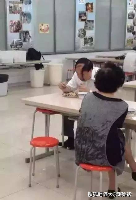 一溜儿|搞笑gif:死后最有尊严的一只鸡