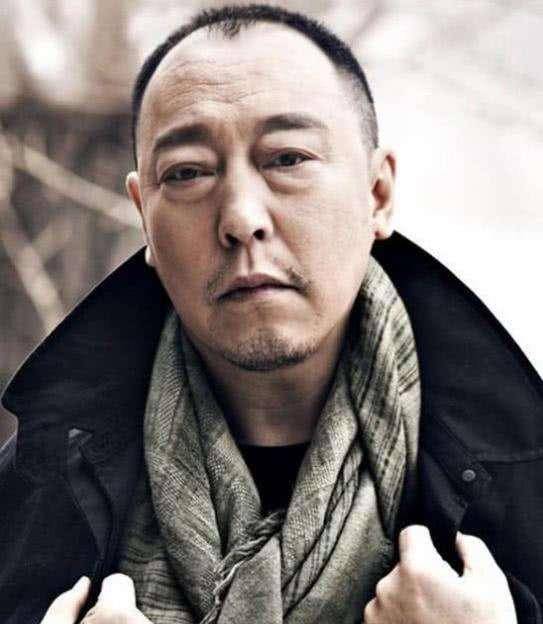 因为|他是戏精担当,号称东北吴彦祖,年轻时毫不起眼,59岁终成名