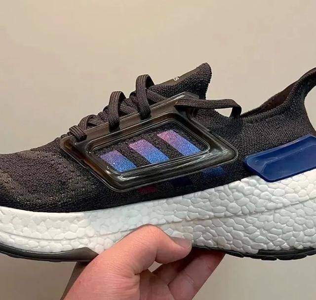 间接地全新跑鞋UltraBoost23亮相！增高的同时霸气外露！