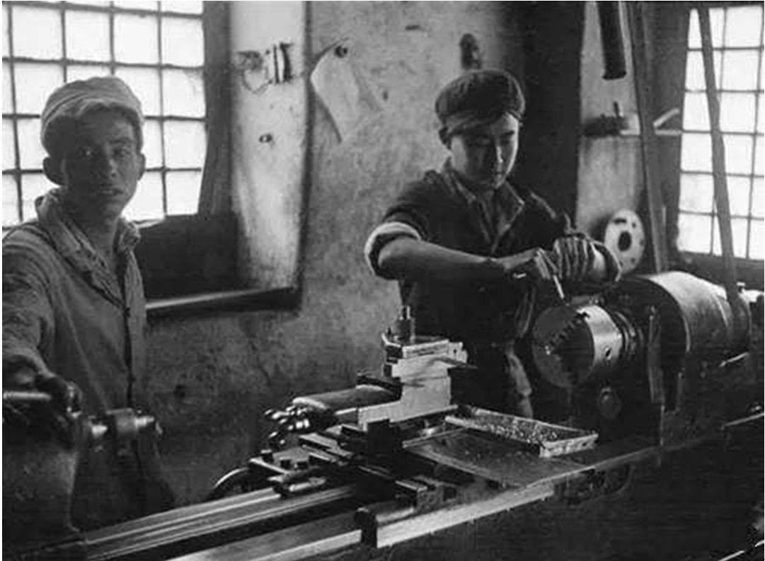 八路军土专家自制手榴弹试爆武器炸成重伤解放后当部长