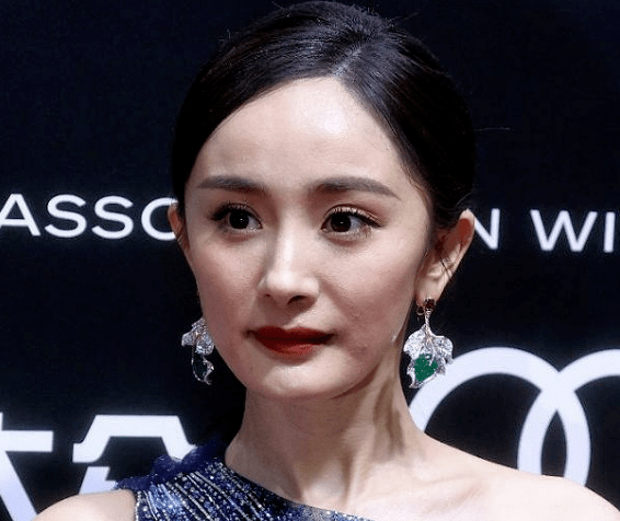 高清生浮粉、长痘、整容痕迹，明星未修图里的脸，让我看见了人间真实