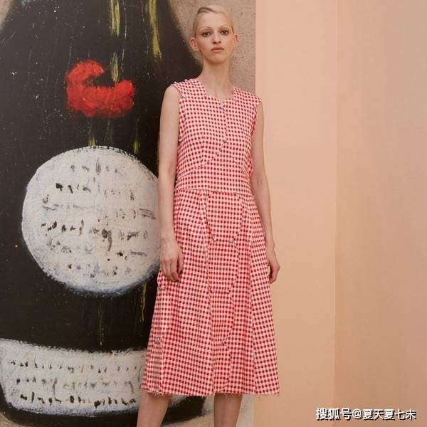 细节 夏七末女装搭配文艺风与法式小清满足色彩简单